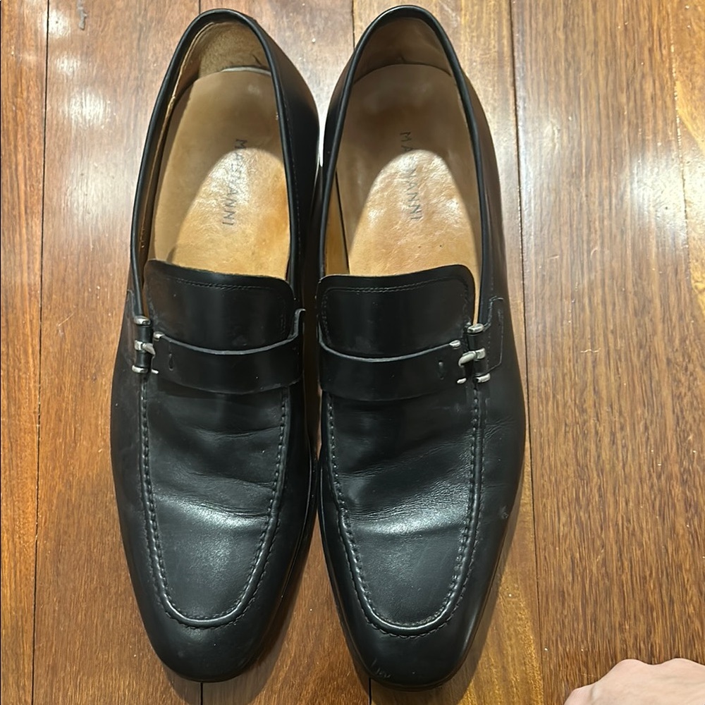Magnanni Men's Black Leather Loafers